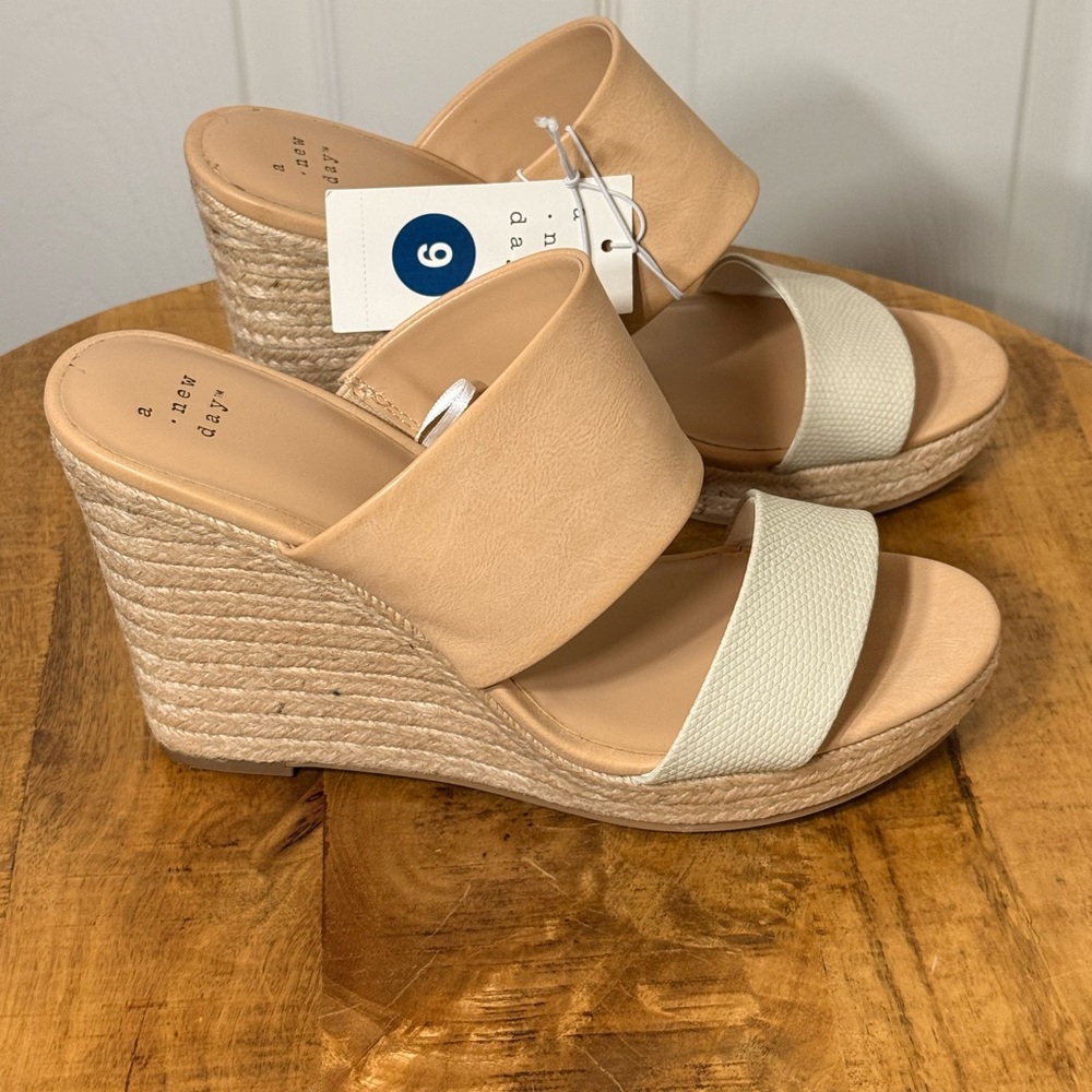 A New Day Women's Beige and Off-White Sandals - Picture 2 of 4